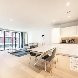 Apartment Modern In, London